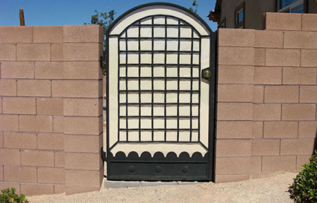 Iron Side Gate with Mesh Privacy Guard